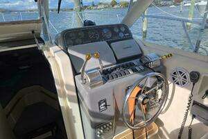 1998 Tiara Yachts Coronet thumbnail 3
