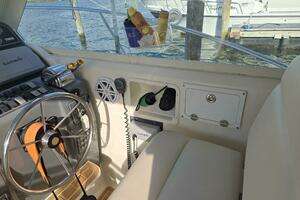 1998 Tiara Yachts Coronet thumbnail 28