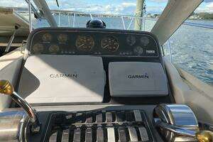 1998 Tiara Yachts Coronet thumbnail 32