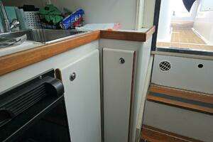 1998 Tiara Yachts Coronet thumbnail 11