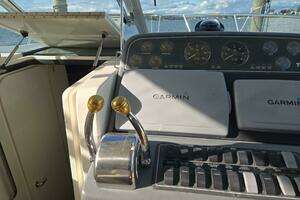 1998 Tiara Yachts Coronet thumbnail 25