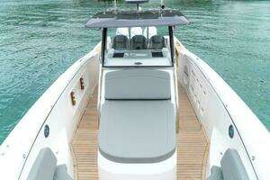 2025 Fishing Raptor 390 Solarium thumbnail 10