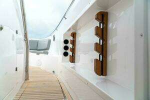 2025 Fishing Raptor 390 Solarium thumbnail 13