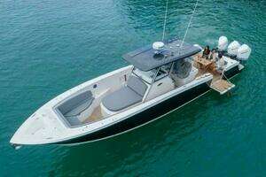 2025 Fishing Raptor 390 Solarium thumbnail 1