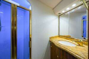 2007 Viking 64 Convertible thumbnail 29