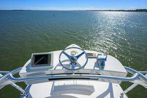 2007 Viking 64 Convertible thumbnail 45