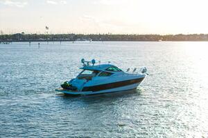 2013 Cruisers Yachts 540 Motor Yacht