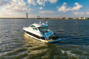 2013 Cruisers Yachts 540 Motor Yacht