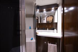 2013 Cruisers Yachts 540 Motor Yacht