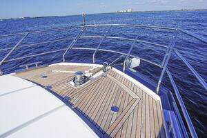 2017 Azimut 66 Flybridge thumbnail 18