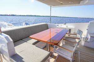 2017 Azimut 66 Flybridge thumbnail 11