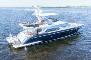 2017 Azimut 66 Flybridge thumbnail 3
