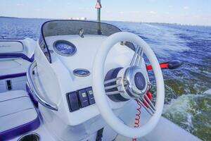 2017 Azimut 66 Flybridge thumbnail 63