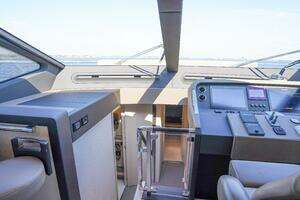 2017 Azimut 66 Flybridge thumbnail 35