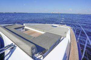 2017 Azimut 66 Flybridge thumbnail 15