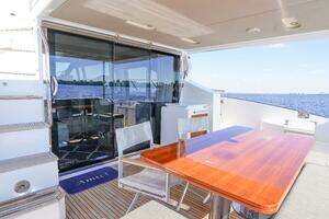 2017 Azimut 66 Flybridge thumbnail 10