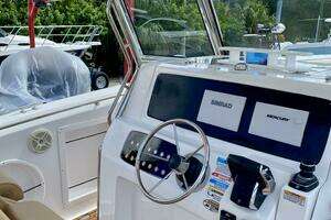 2023 Fishing Raptor 390 Solarium thumbnail 11