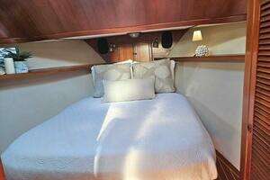 1990 Offshore Yachts 48 Yachtfisher thumbnail 11