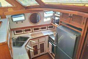 1990 Offshore Yachts 48 Yachtfisher thumbnail 8
