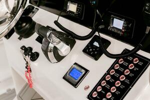 30ft Garnet Offshore Yacht For Sale