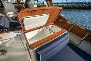 2007 Hinckley Hinckley Picnic Boat 36 EP thumbnail 9