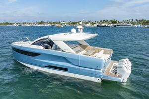 53FT (16.15M) JEANNEAU Worth Avenue Yachts