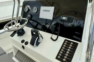 30ft Garnet Offshore Yacht For Sale