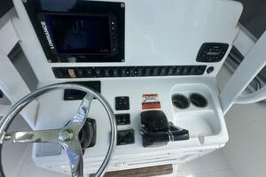 2014 Sea Hunt 27 Gamefish Forward Seating thumbnail 63