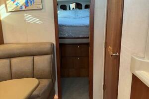 Amazed 42ft Cruisers Yacht For Sale