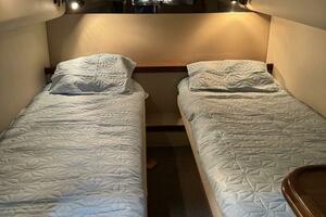 Amazed 42ft Cruisers Yacht For Sale