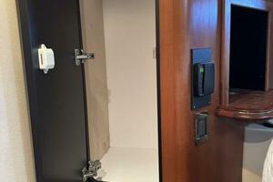 Amazed 42ft Cruisers Yacht For Sale