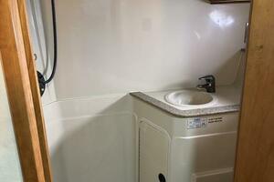 Amazed 42ft Cruisers Yacht For Sale