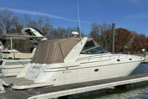 Amazed 42ft Cruisers Yacht For Sale