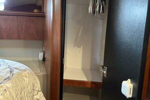 Amazed 42ft Cruisers Yacht For Sale