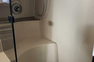 Amazed 42ft Cruisers Yacht For Sale