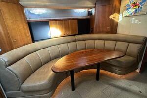 Amazed 42ft Cruisers Yacht For Sale