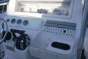 2006 Pro-Line 31 Super Sport Center Console thumbnail 6