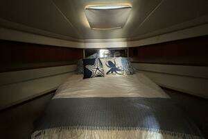 1993 Tiara Yachts 4300 Convertible thumbnail 36