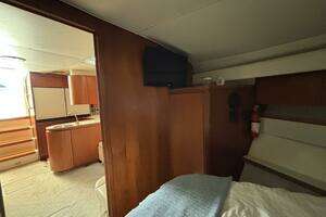 1993 Tiara Yachts 4300 Convertible thumbnail 38