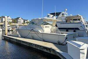 1993 Tiara Yachts 4300 Convertible thumbnail 7