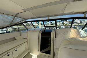 1993 Tiara Yachts 4300 Convertible thumbnail 21