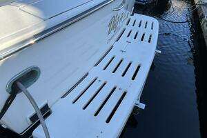 1993 Tiara Yachts 4300 Convertible thumbnail 12
