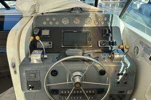 1993 Tiara Yachts 4300 Convertible thumbnail 26