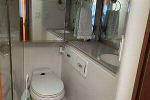 1993 Tiara Yachts 4300 Convertible thumbnail 27