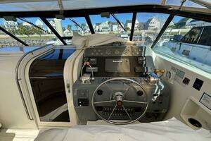 1993 Tiara Yachts 4300 Convertible thumbnail 25