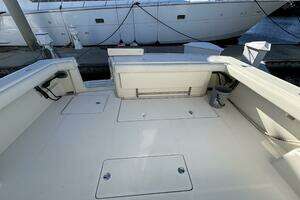 1993 Tiara Yachts 4300 Convertible thumbnail 15