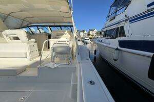 1993 Tiara Yachts 4300 Convertible thumbnail 18