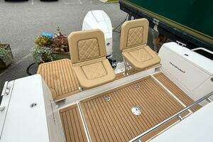 2020 Axopar 28 Cabin w/Wet Bar thumbnail 11