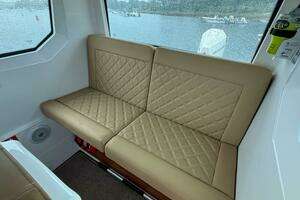 2020 Axopar 28 Cabin w/Wet Bar thumbnail 26
