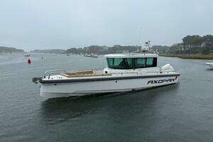 2020 Axopar 28 Cabin w/Wet Bar thumbnail 2